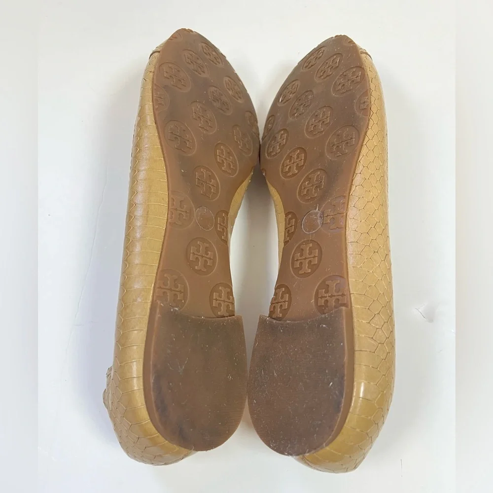 Tory Burch Reva Snake Embossed Leather Ballet Flats Tan Gold Logo 8M